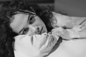 Scopri di più sull'articolo Come posare davanti alla macchina fotografica (senza stress!)